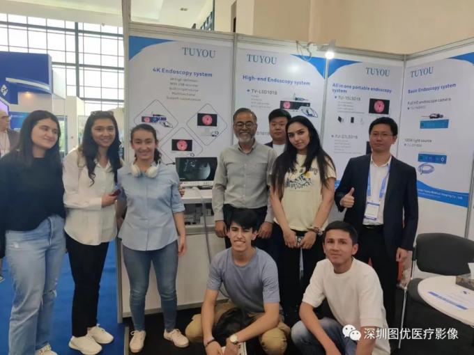 Full HD Endoscopio Cámara médica 100W Fuente de luz para ENT Urología Ginecología Oftalmología 13